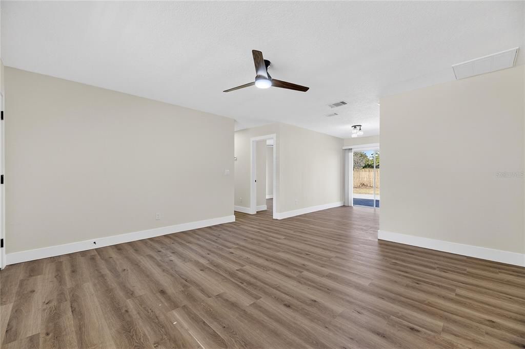 En Venta: $349,990 (3 camas, 2 baños, 1112 Pies cuadrados)