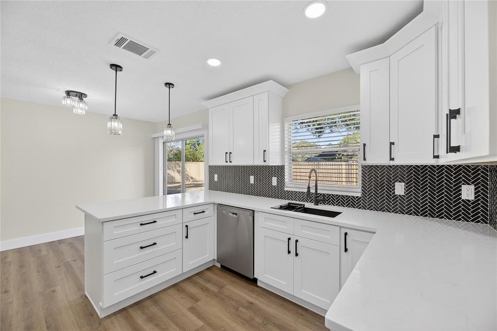 En Venta: $349,990 (3 camas, 2 baños, 1112 Pies cuadrados)