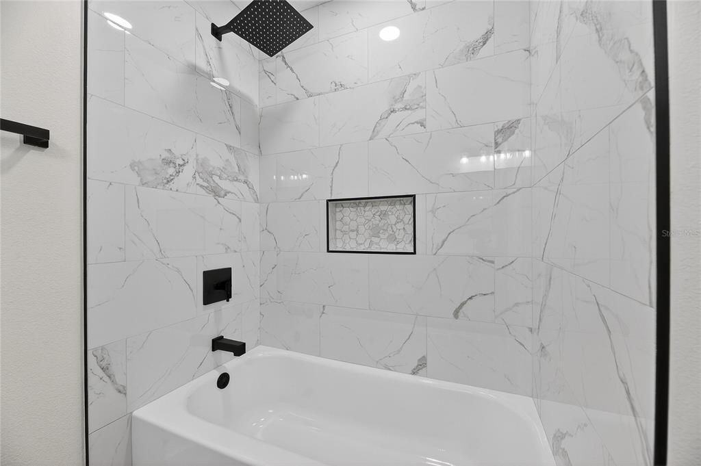 En Venta: $349,990 (3 camas, 2 baños, 1112 Pies cuadrados)