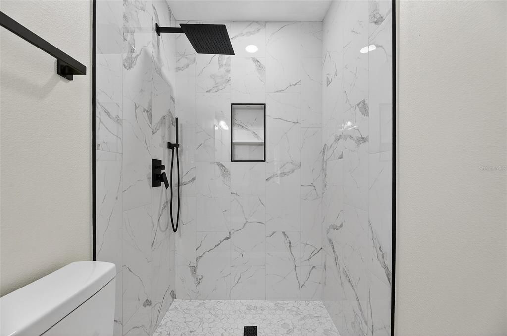 En Venta: $349,990 (3 camas, 2 baños, 1112 Pies cuadrados)