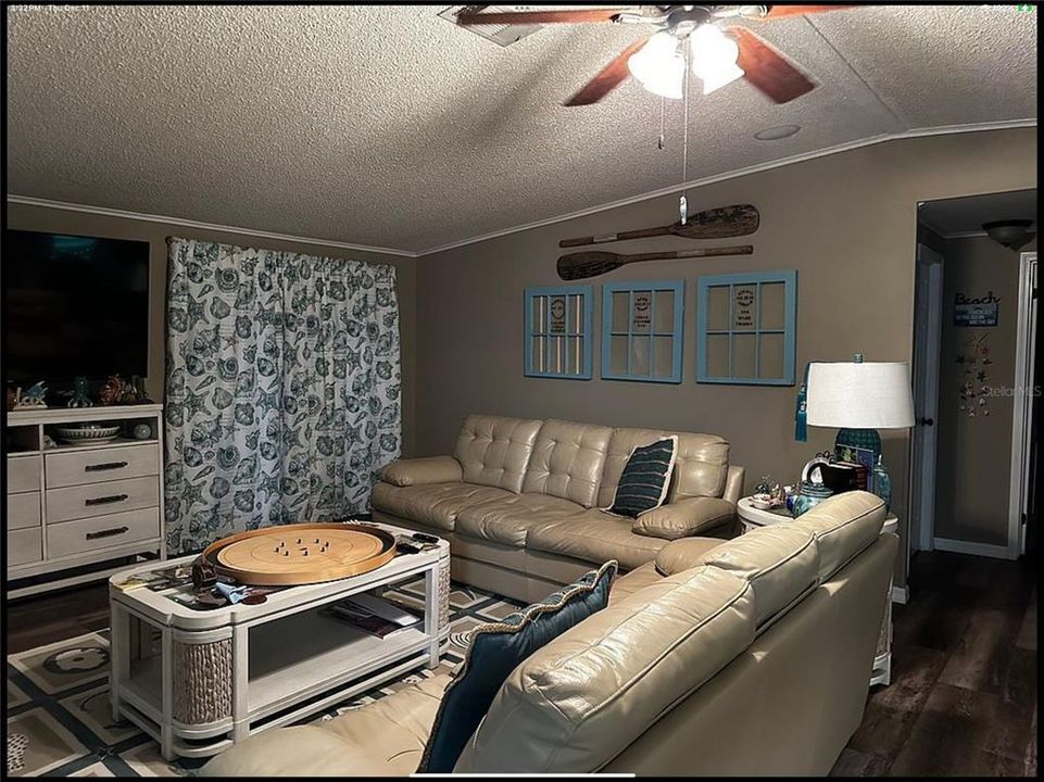 待售: $287,900 (3 贝兹, 2 浴室, 1439 平方英尺)