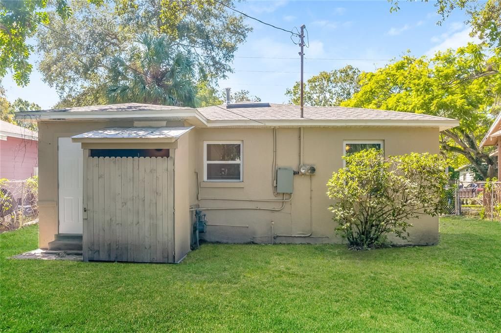 For Rent: $1,845 (2 beds, 1 baths, 908 Square Feet)