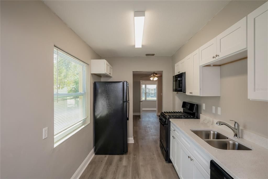 For Rent: $1,845 (2 beds, 1 baths, 908 Square Feet)