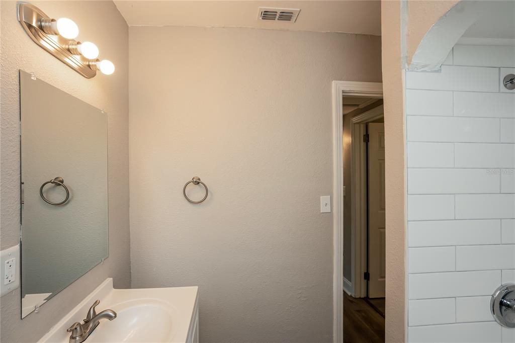 For Rent: $1,845 (2 beds, 1 baths, 908 Square Feet)