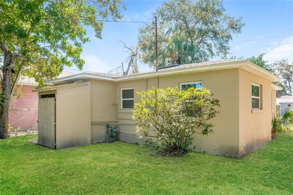 For Rent: $1,845 (2 beds, 1 baths, 908 Square Feet)