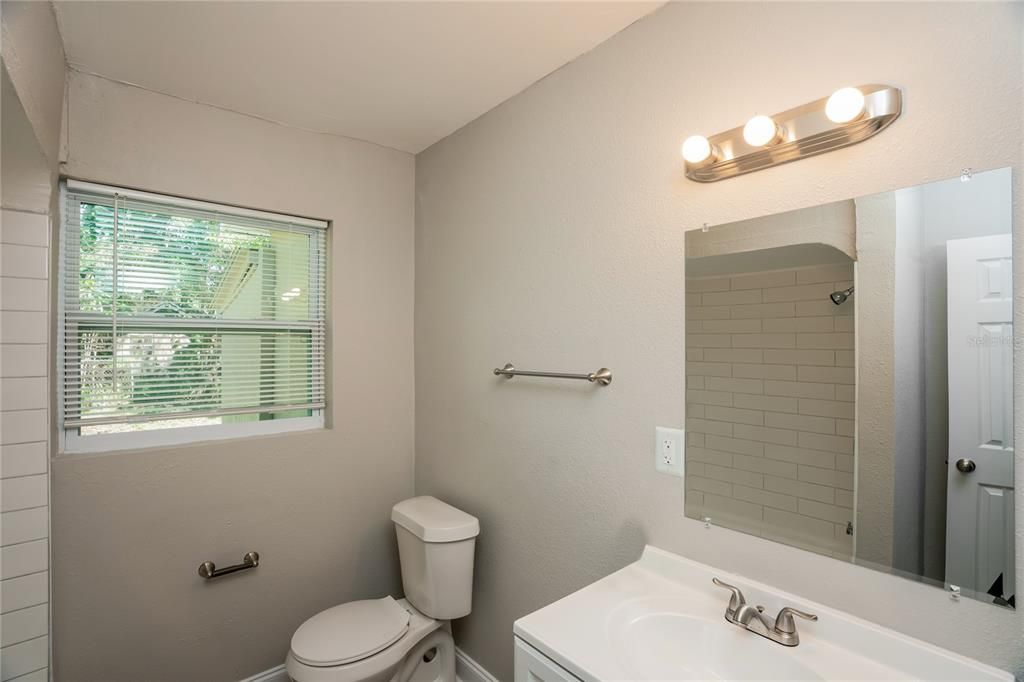 For Rent: $1,845 (2 beds, 1 baths, 908 Square Feet)