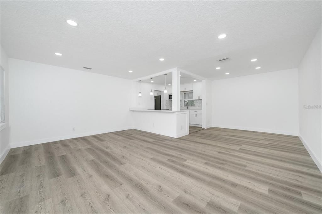 For Sale: $629,900 (4 beds, 2 baths, 1487 Square Feet)