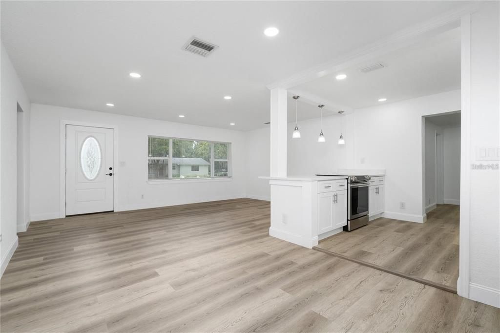 For Sale: $629,900 (4 beds, 2 baths, 1487 Square Feet)