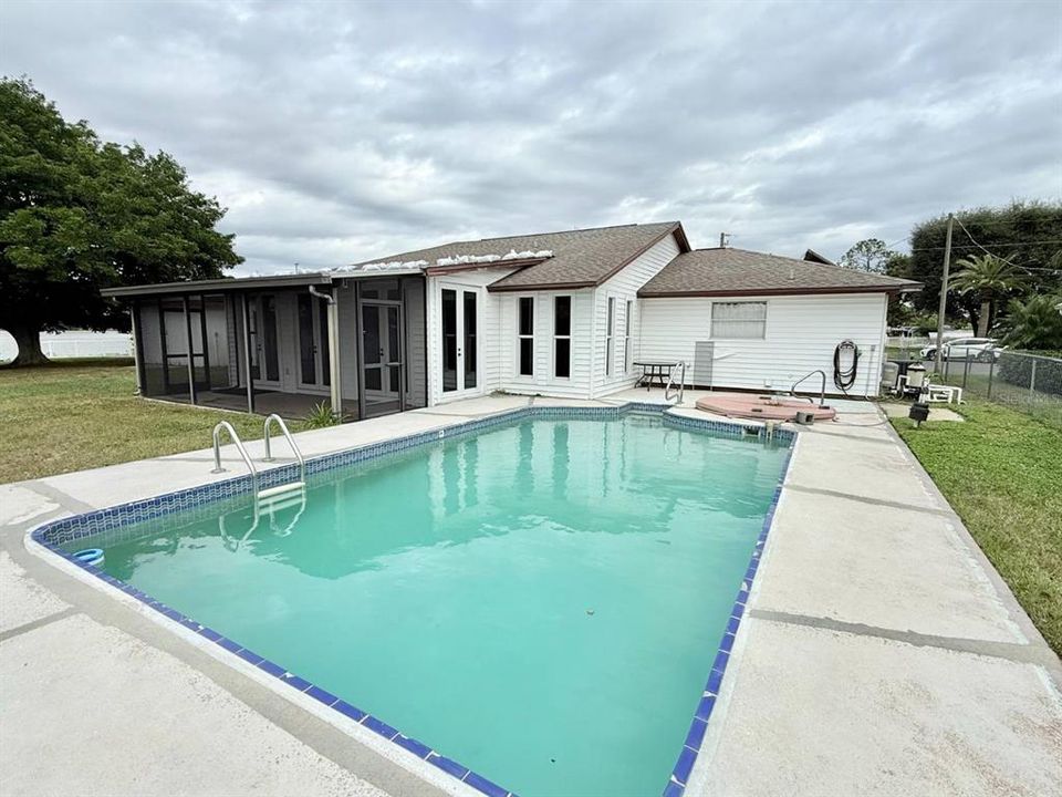 For Sale: $499,000 (2 beds, 3 baths, 1688 Square Feet)