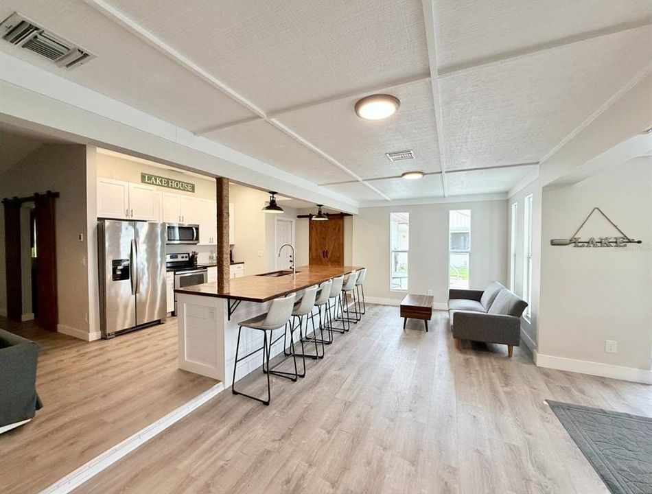 For Sale: $499,000 (2 beds, 3 baths, 1688 Square Feet)