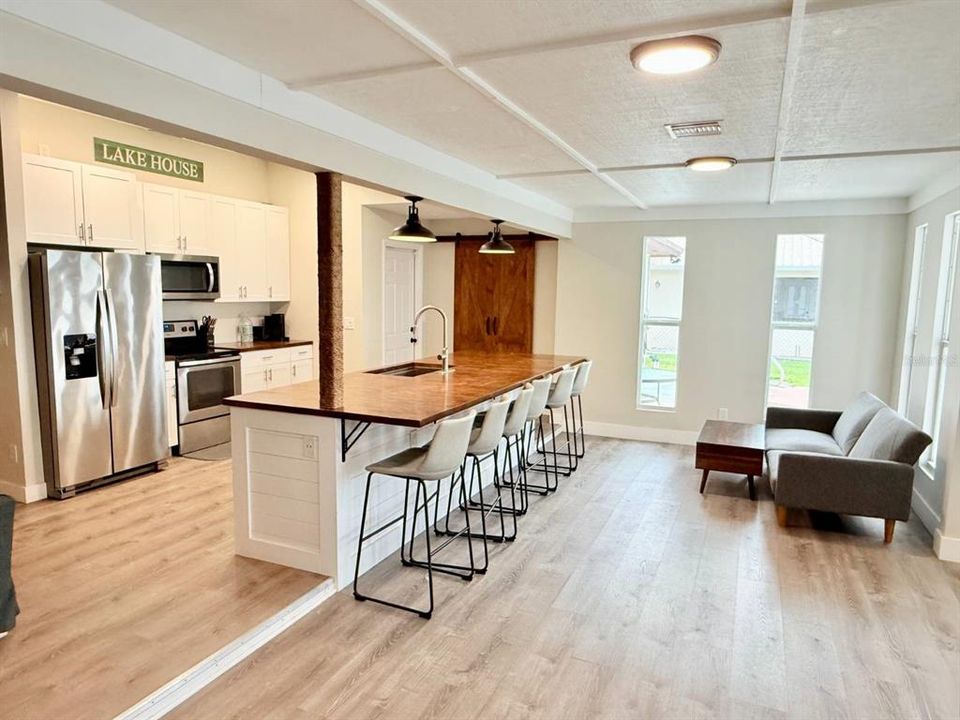 For Sale: $499,000 (2 beds, 3 baths, 1688 Square Feet)