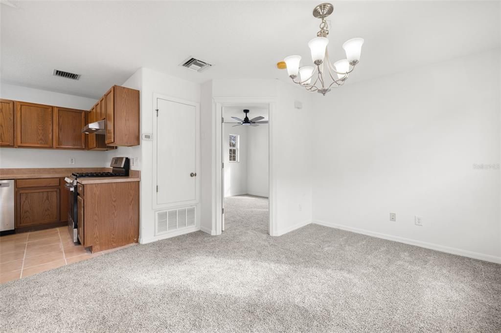 For Sale: $489,900 (5 beds, 3 baths, 2542 Square Feet)