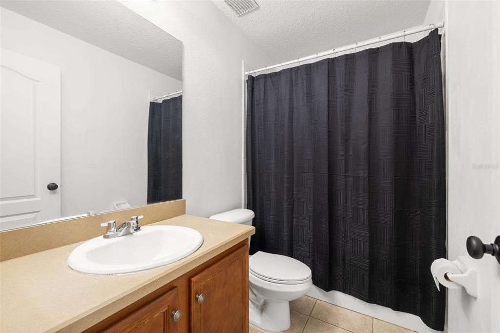 For Sale: $489,900 (5 beds, 3 baths, 2542 Square Feet)