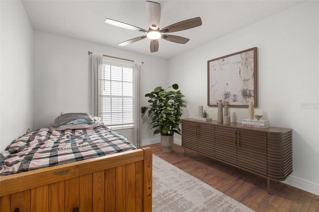 For Sale: $489,900 (5 beds, 3 baths, 2542 Square Feet)