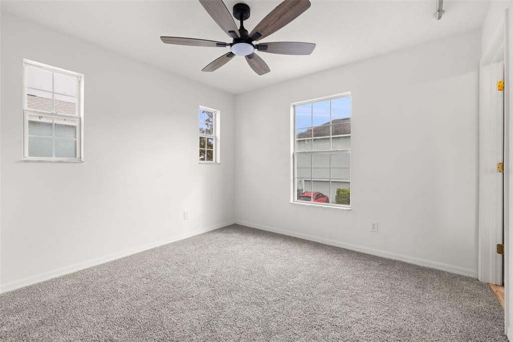 For Sale: $489,900 (5 beds, 3 baths, 2542 Square Feet)