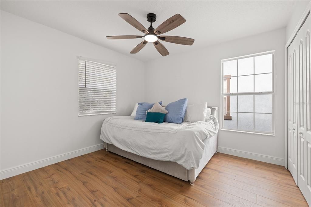 For Sale: $489,900 (5 beds, 3 baths, 2542 Square Feet)