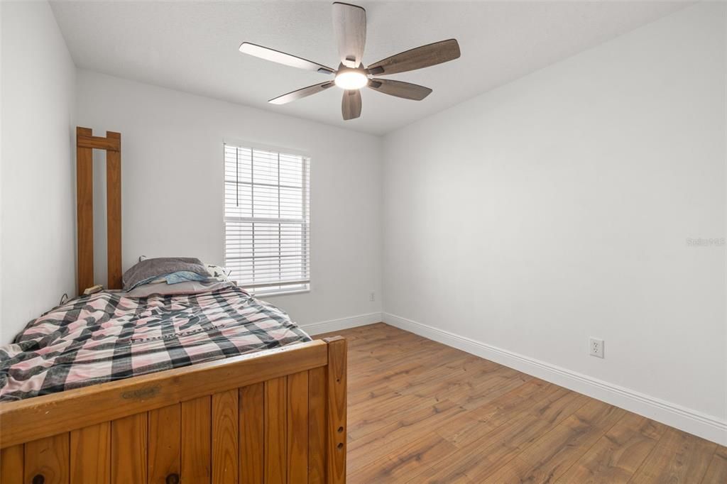 For Sale: $489,900 (5 beds, 3 baths, 2542 Square Feet)