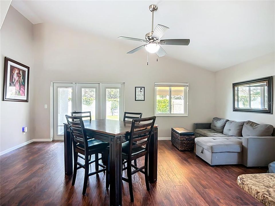 En Venta: $349,900 (3 camas, 2 baños, 1526 Pies cuadrados)