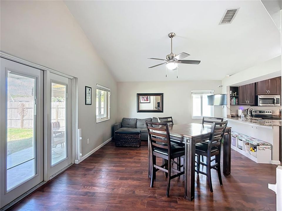 En Venta: $349,900 (3 camas, 2 baños, 1526 Pies cuadrados)