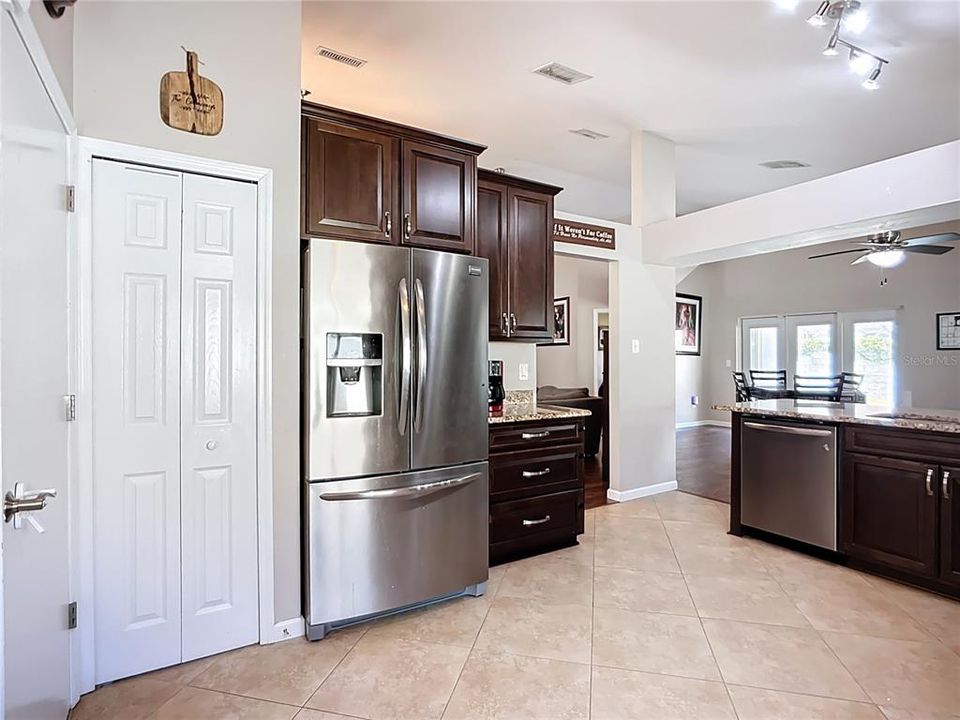 En Venta: $349,900 (3 camas, 2 baños, 1526 Pies cuadrados)