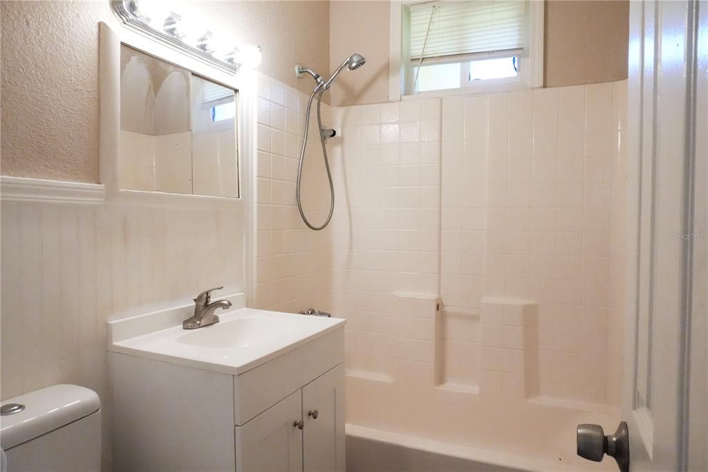 En Venta: $179,900 (3 camas, 1 baños, 975 Pies cuadrados)