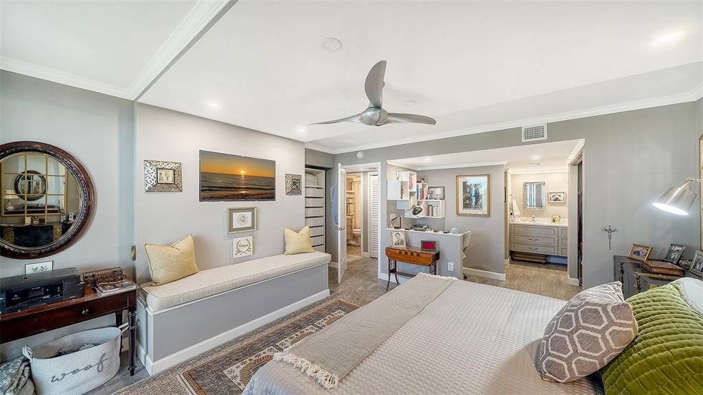 For Sale: $1,100,000 (2 beds, 2 baths, 1180 Square Feet)