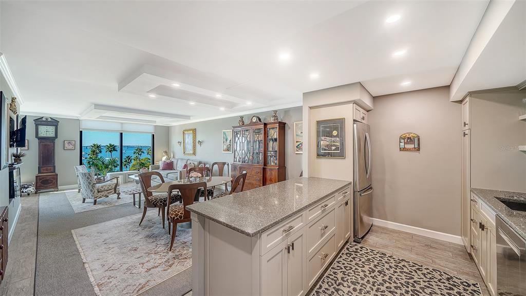 For Sale: $1,100,000 (2 beds, 2 baths, 1180 Square Feet)