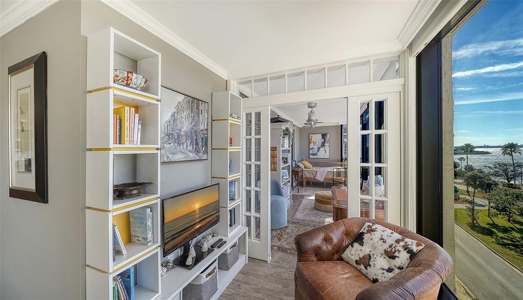 For Sale: $1,100,000 (2 beds, 2 baths, 1180 Square Feet)