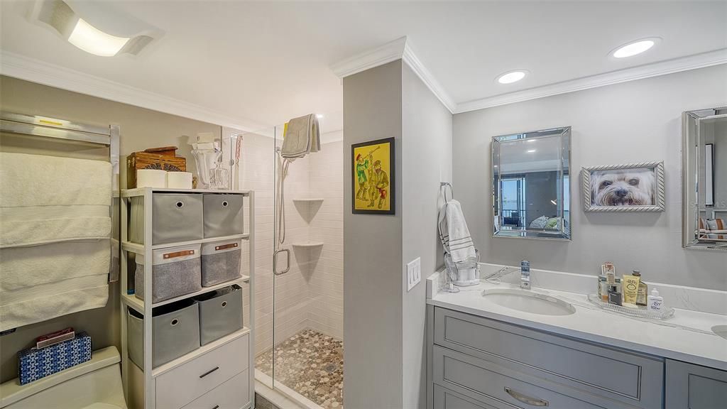 For Sale: $1,100,000 (2 beds, 2 baths, 1180 Square Feet)