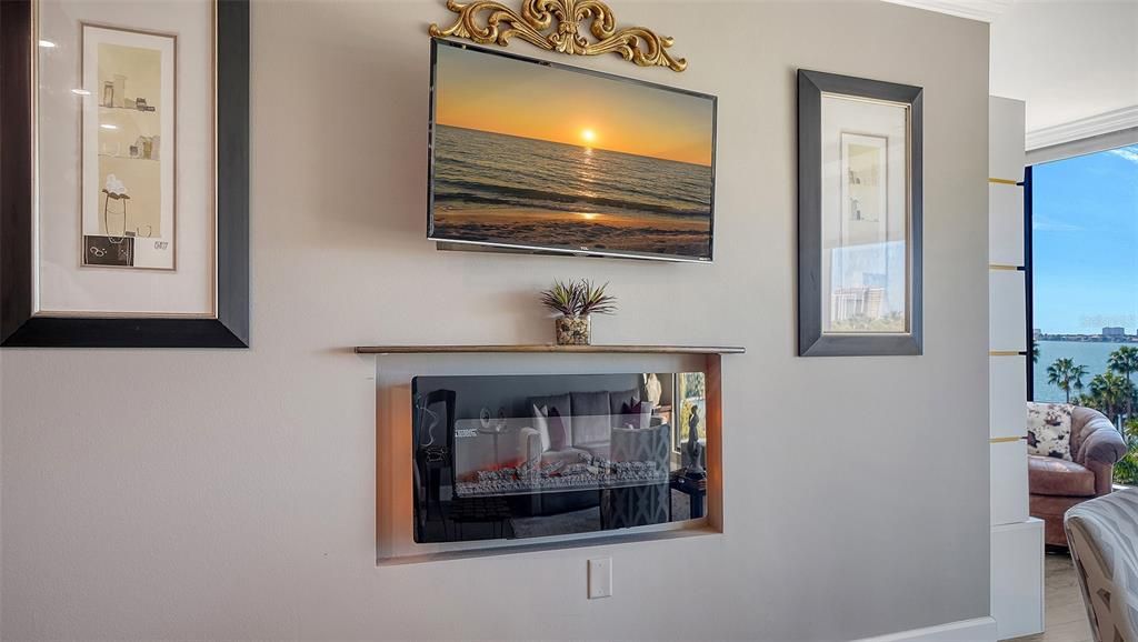 For Sale: $1,100,000 (2 beds, 2 baths, 1180 Square Feet)