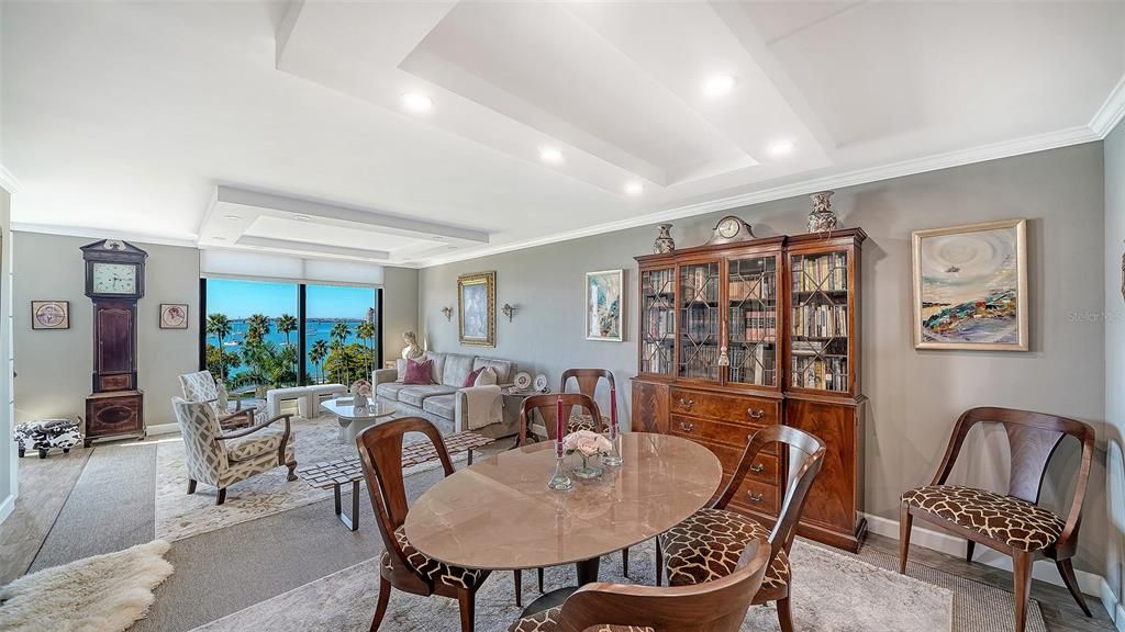 For Sale: $1,100,000 (2 beds, 2 baths, 1180 Square Feet)