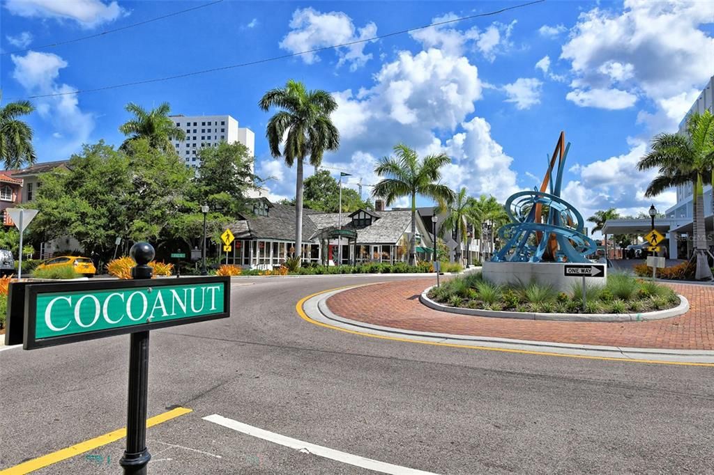 For Sale: $1,100,000 (2 beds, 2 baths, 1180 Square Feet)