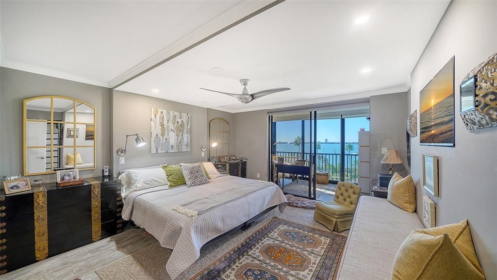 For Sale: $1,100,000 (2 beds, 2 baths, 1180 Square Feet)