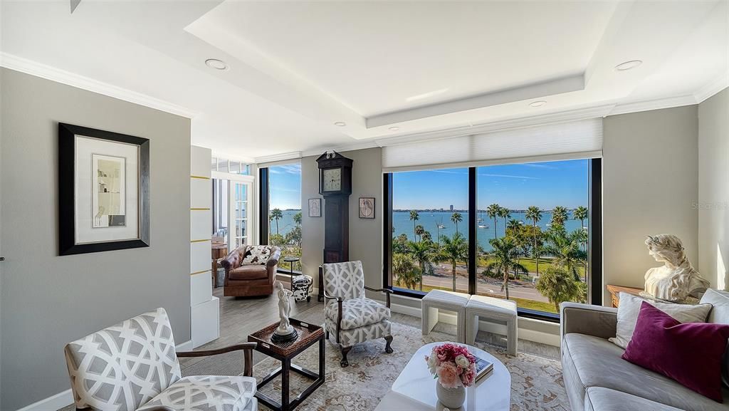 For Sale: $1,100,000 (2 beds, 2 baths, 1180 Square Feet)