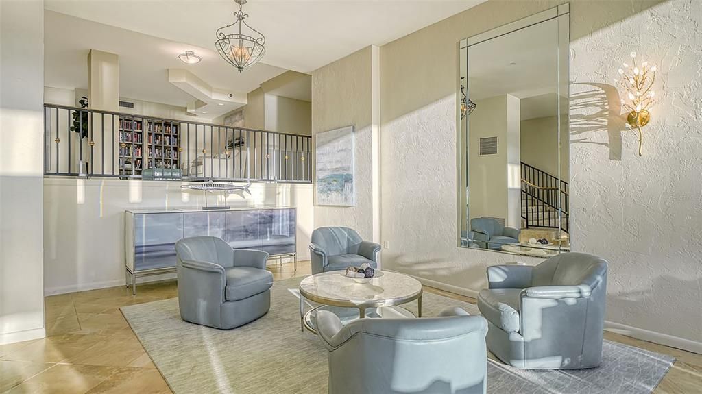 For Sale: $1,100,000 (2 beds, 2 baths, 1180 Square Feet)