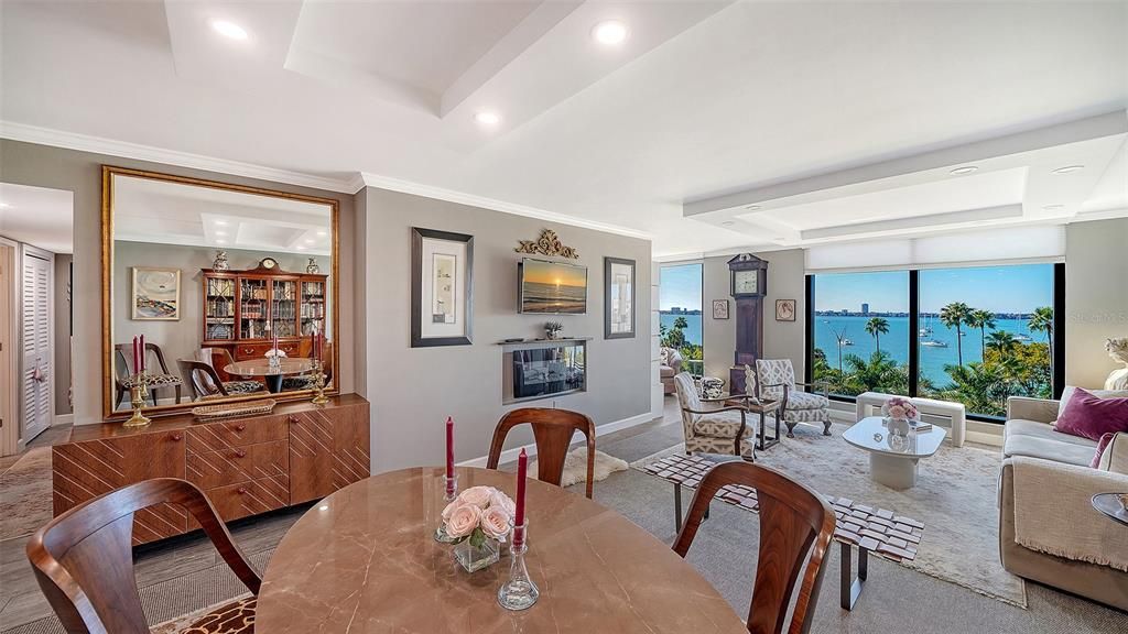 For Sale: $1,100,000 (2 beds, 2 baths, 1180 Square Feet)