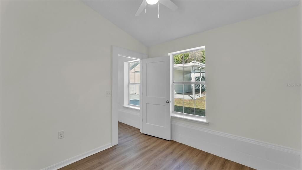 For Sale: $369,900 (2 beds, 2 baths, 1542 Square Feet)