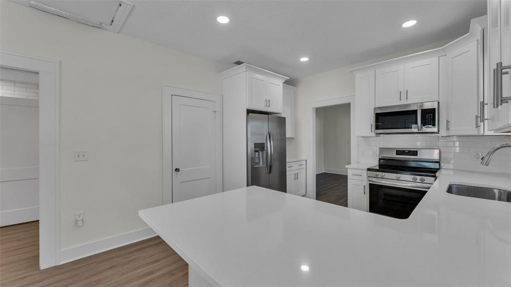 For Sale: $369,900 (2 beds, 2 baths, 1542 Square Feet)