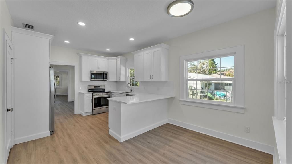 For Sale: $369,900 (2 beds, 2 baths, 1542 Square Feet)