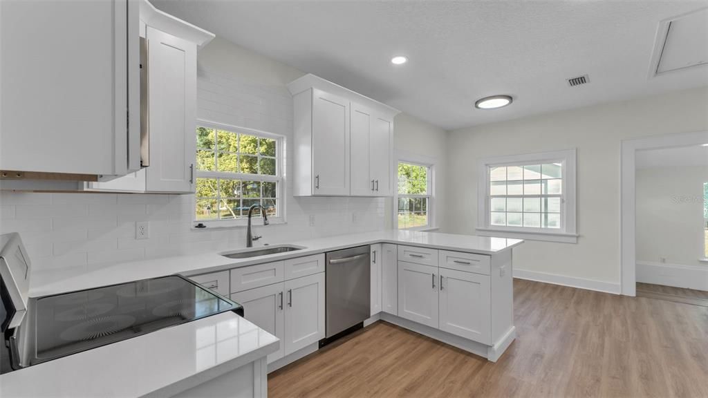 For Sale: $369,900 (2 beds, 2 baths, 1542 Square Feet)