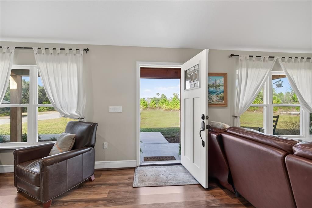 待售: $749,900 (3 贝兹, 2 浴室, 2068 平方英尺)