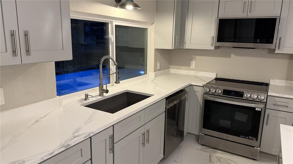 For Sale: $495,000 (3 beds, 2 baths, 1884 Square Feet)