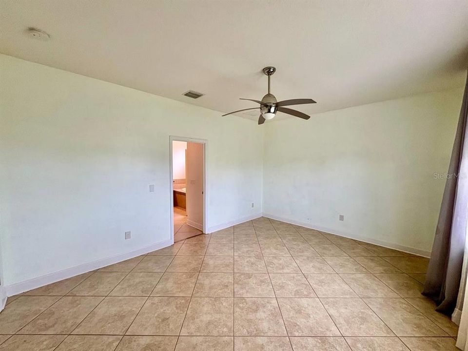 For Rent: $2,400 (3 beds, 2 baths, 2051 Square Feet)