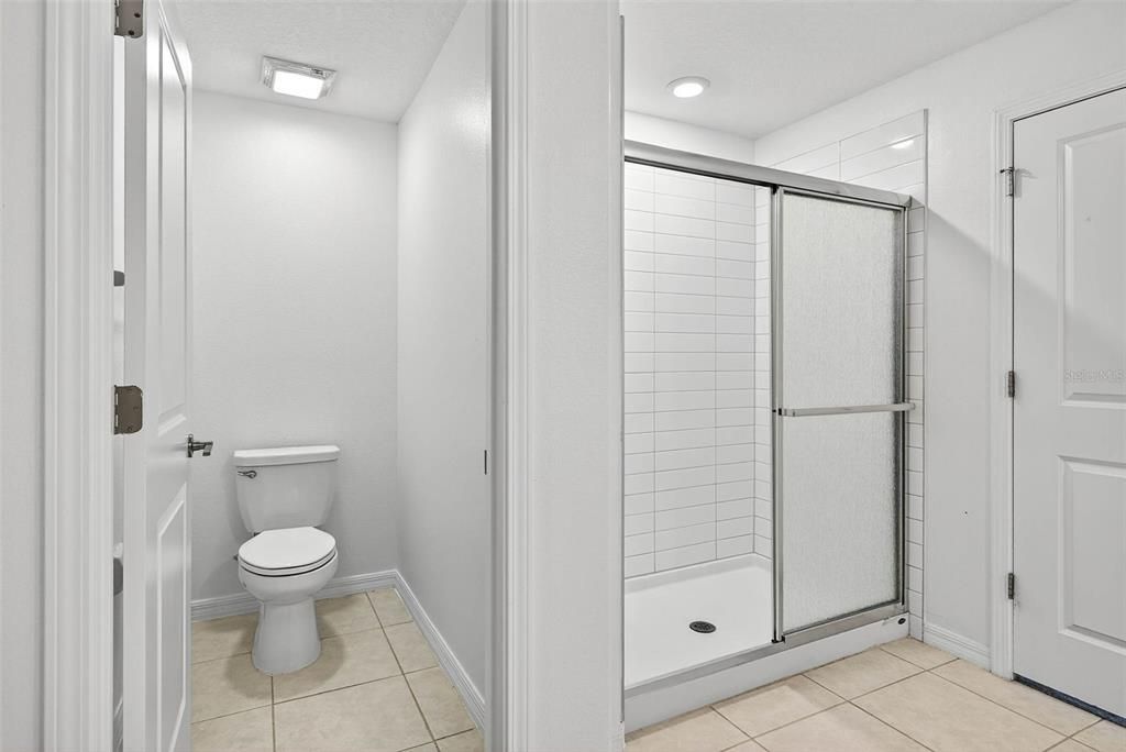 出租: $2,500 (4 贝兹, 2 浴室, 1939 平方英尺)