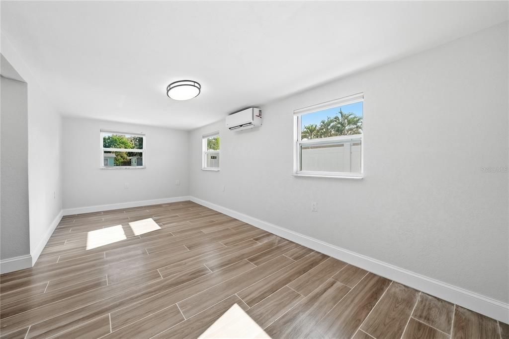 For Sale: $350,000 (3 beds, 2 baths, 1134 Square Feet)