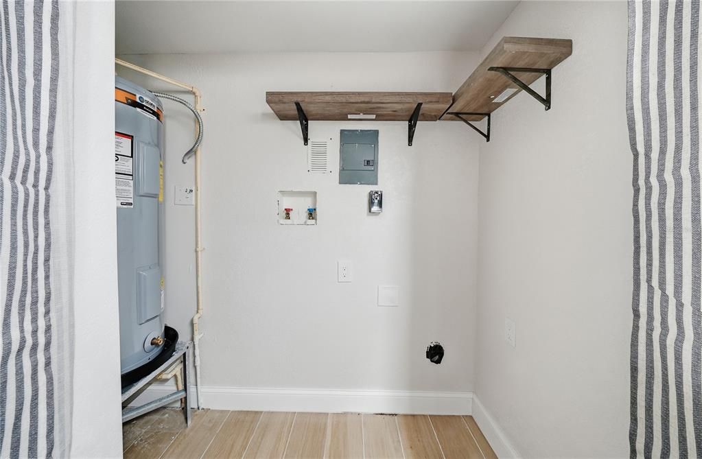 For Sale: $350,000 (3 beds, 2 baths, 1134 Square Feet)