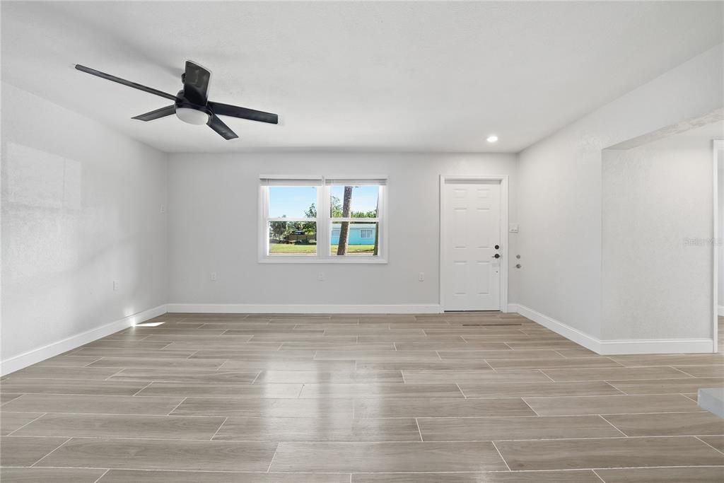 For Sale: $350,000 (3 beds, 2 baths, 1134 Square Feet)