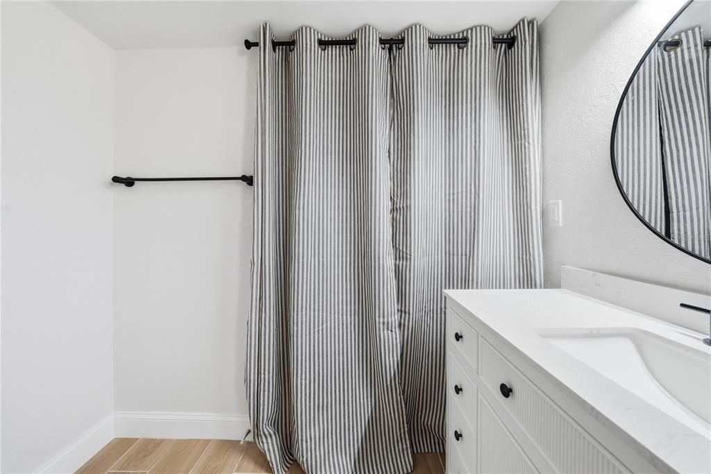 For Sale: $350,000 (3 beds, 2 baths, 1134 Square Feet)