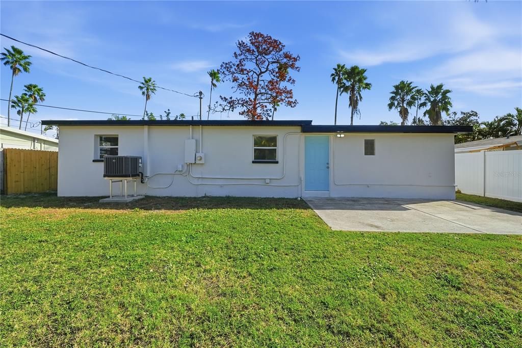 For Sale: $350,000 (3 beds, 2 baths, 1134 Square Feet)