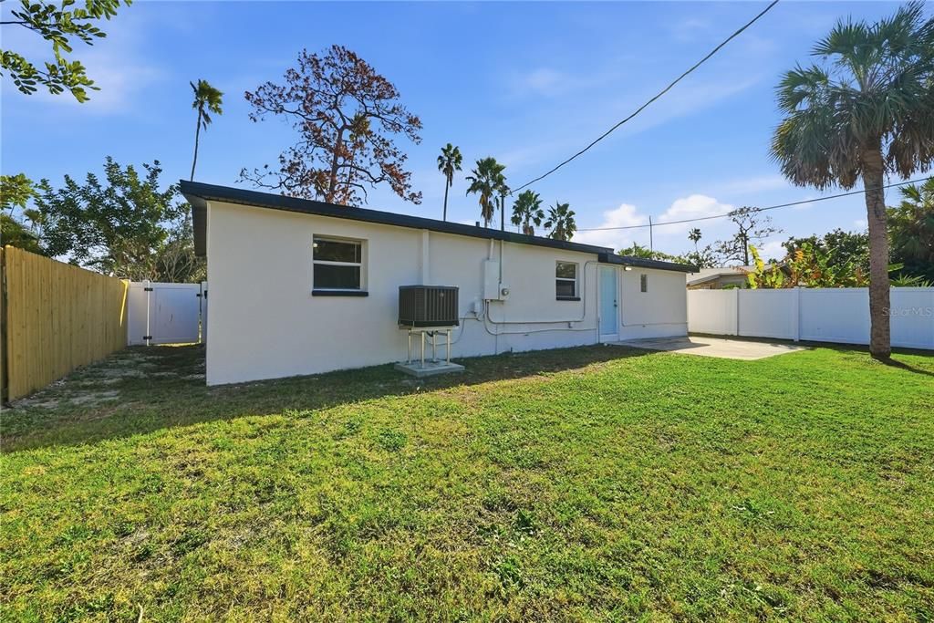 For Sale: $350,000 (3 beds, 2 baths, 1134 Square Feet)